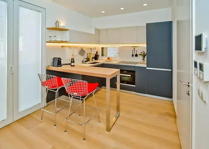 Madeleine Hvar 흐바르