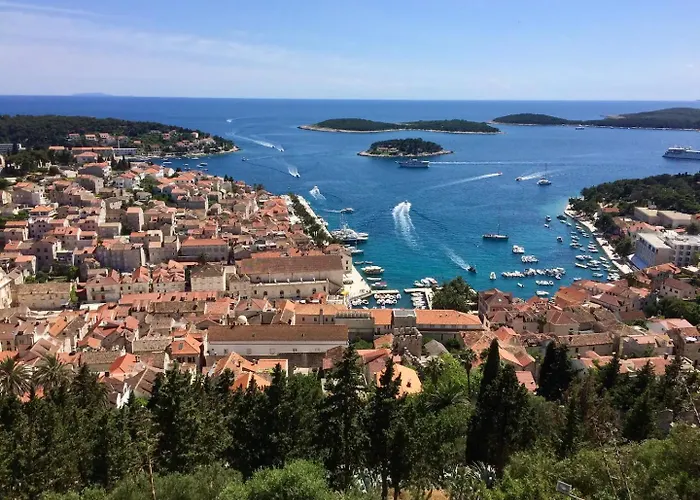 Madeleine Hvar